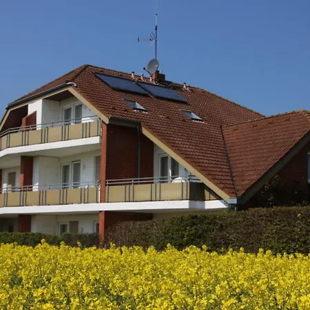 Unter Den Linden 1 *